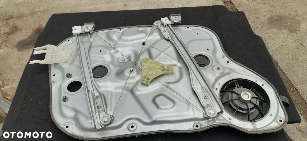 Kia Ceed 1 Podnośnik prawy przód 82480-1h100 402054d bsa 047712 - 4