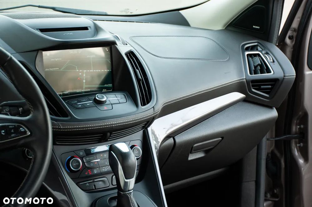 Ford Kuga 1.5 EcoBoost 4x4 Titanium - 16