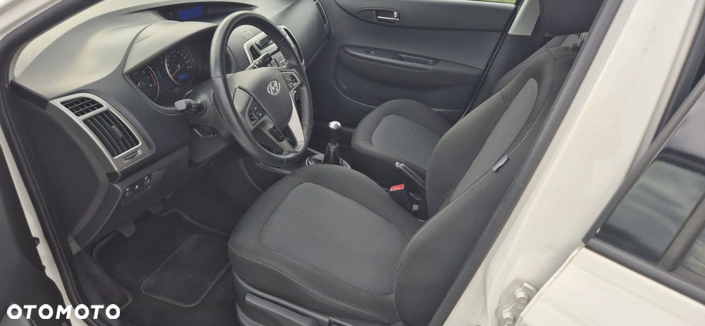 Hyundai i20 1.2 Intro Edition - 15