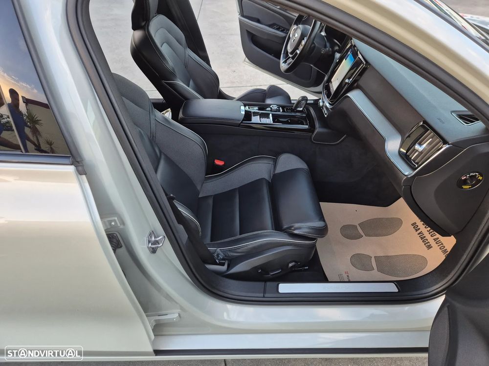 Volvo V60 2.0 T6 AWD TE R-Design - 40