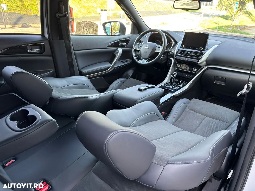 Mitsubishi Eclipse-Cross Plug-In Hybrid 4WD Plus Select - 12