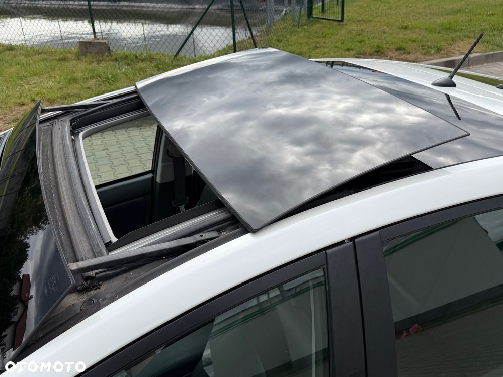 Toyota Prius 1.8 HSD Prestige - 25