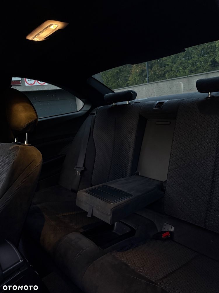 BMW Seria 2 220d M Sport - 12