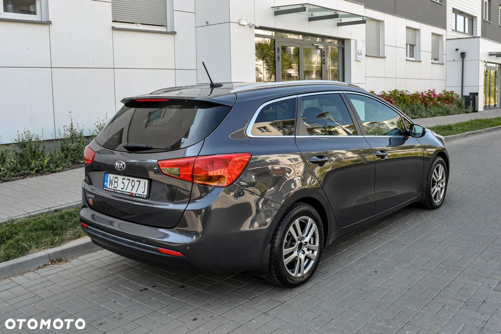 Kia Ceed - 4