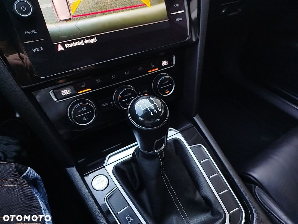 Volkswagen Passat - 21