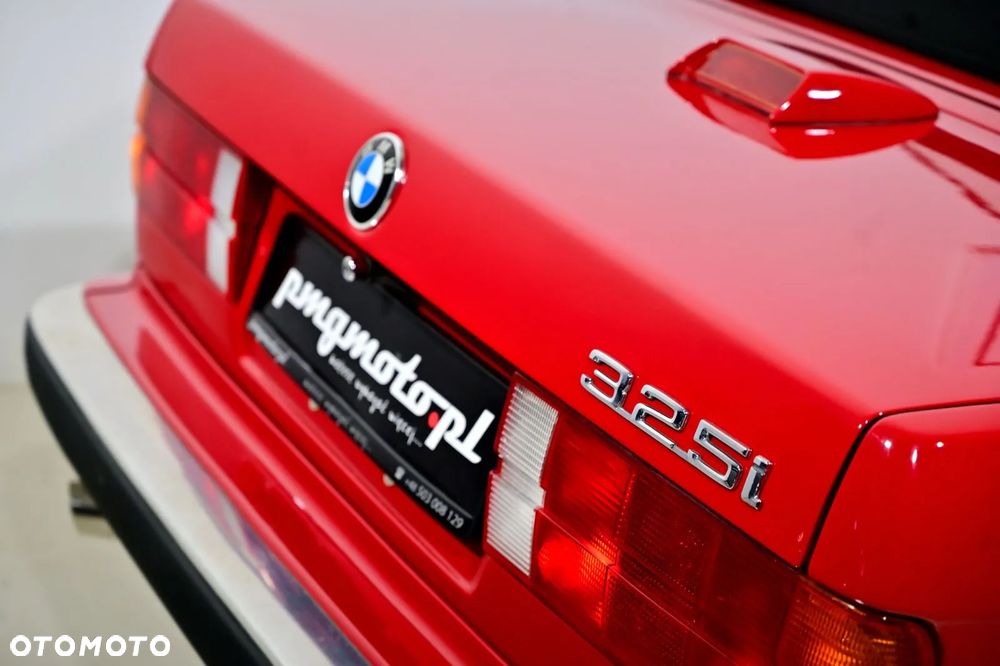 BMW Seria 3 325i - 14