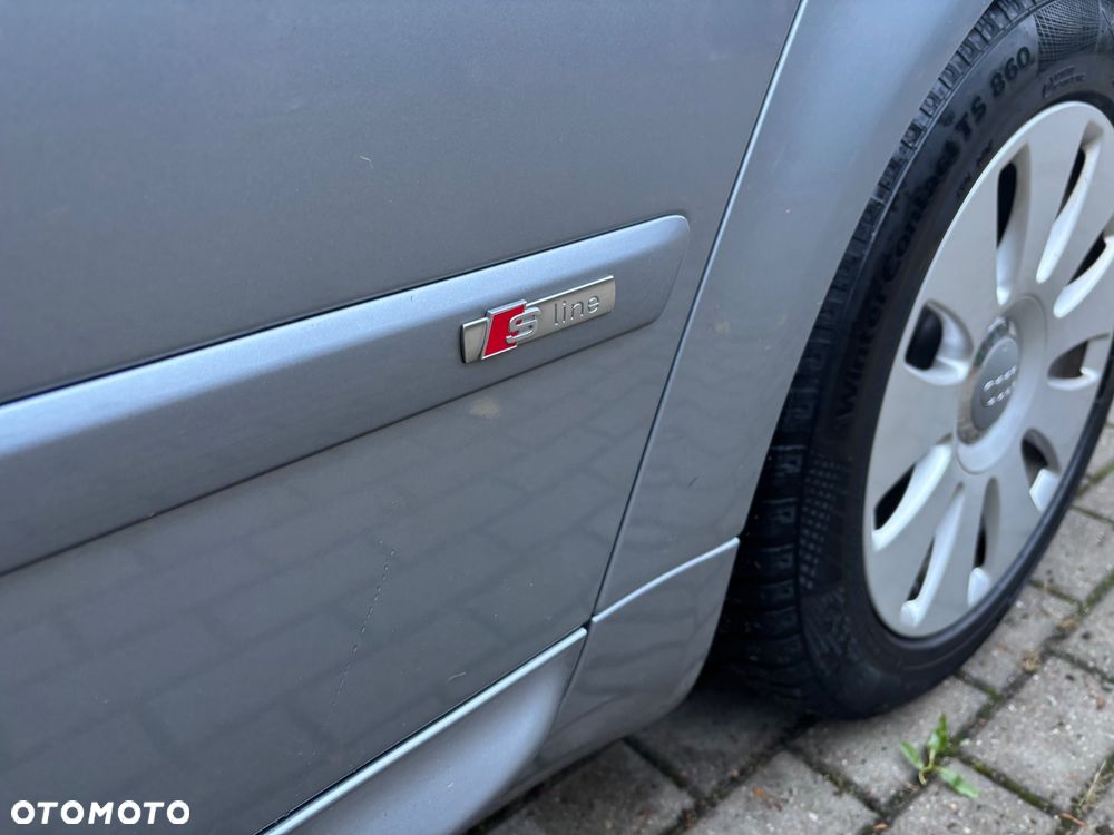 Audi A4 Limousine - 8