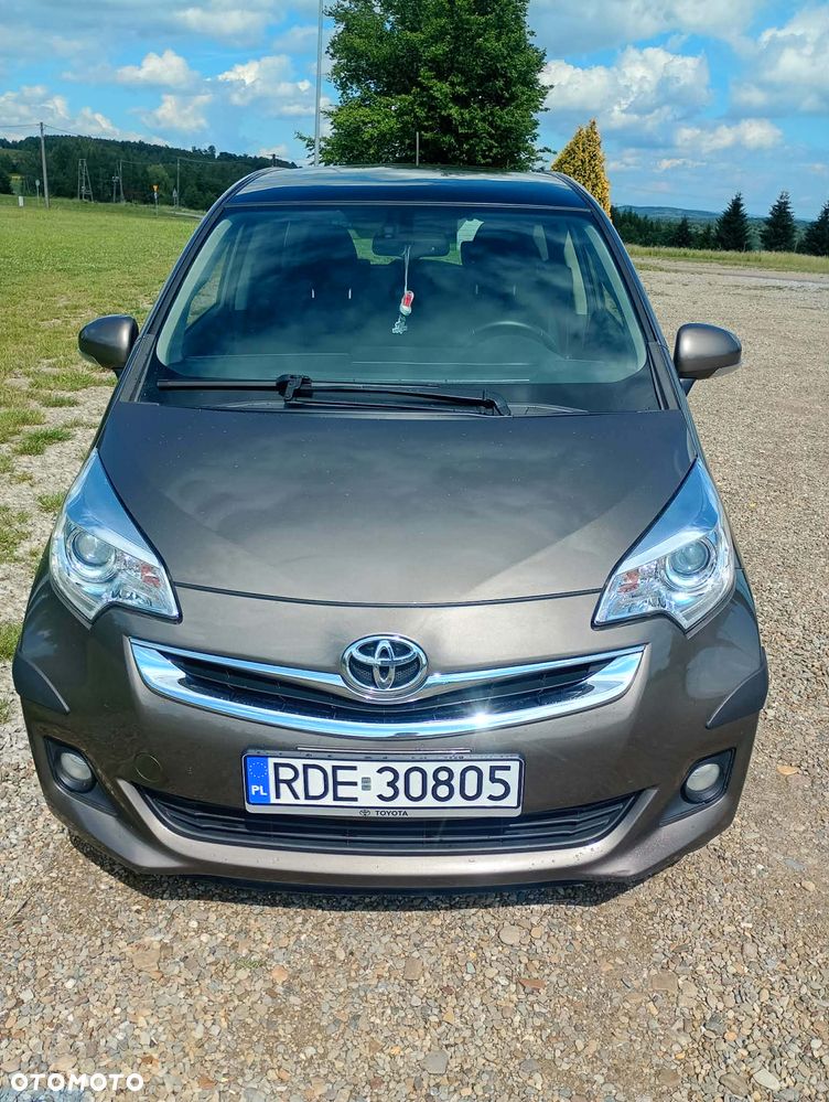 Toyota Verso S 1.4 D-4D Premium - 1