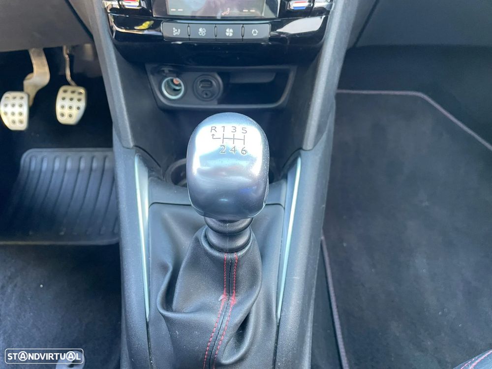 Peugeot 208 GTI 200 THP - 21