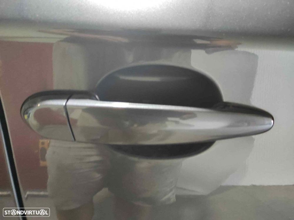 PUXADOR EXTERIOR FRENTE DIREITO BMW SERIE 1 BERLINA (E81/E87) 118D - 7