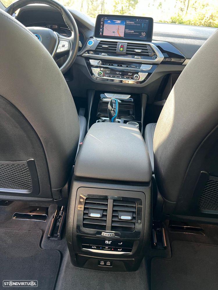 BMW iX3 Inspiring - 41