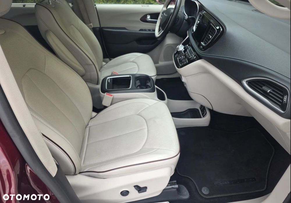 Chrysler Pacifica - 14