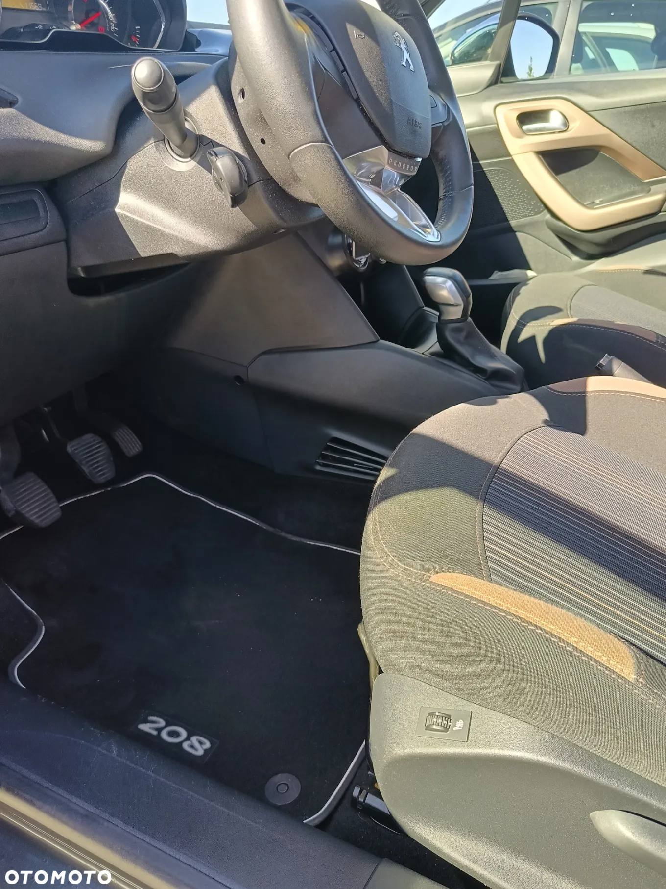 Peugeot 208 1.2 PureTech Style - 24