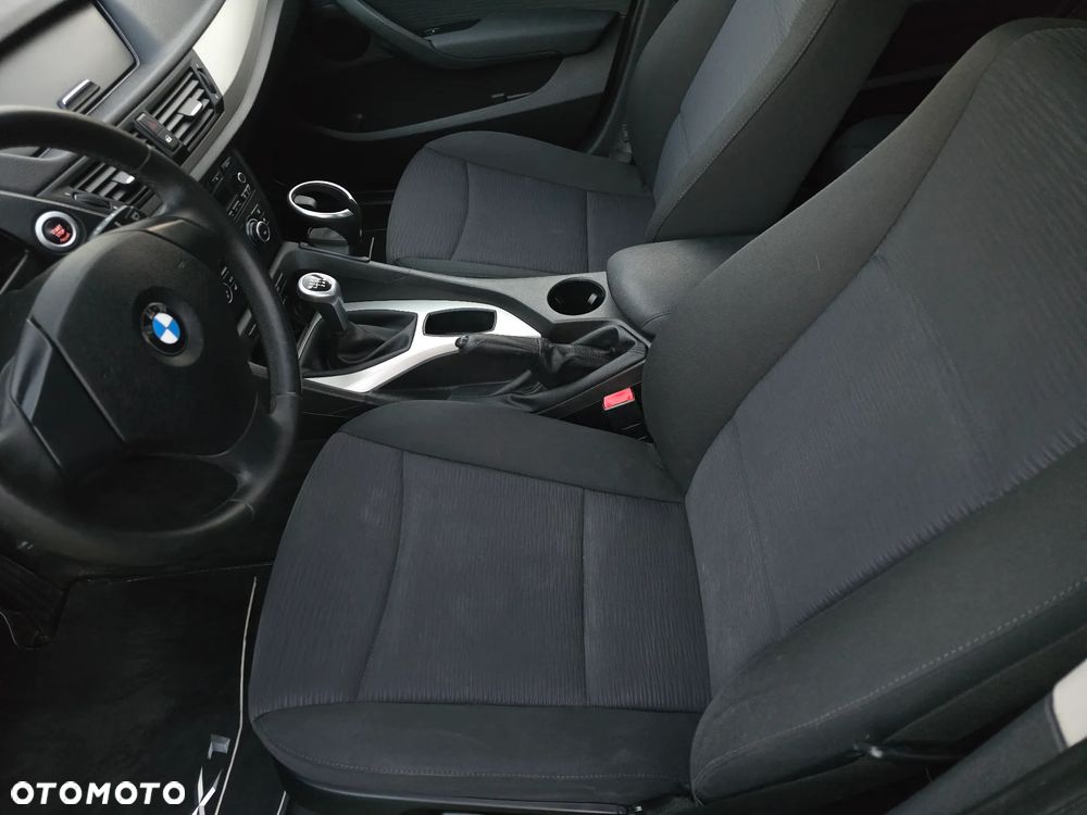 BMW X1 sDrive18d xLine - 22