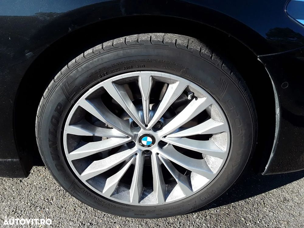 BMW Seria 5 530i xDrive Touring Aut. Luxury Line - 36