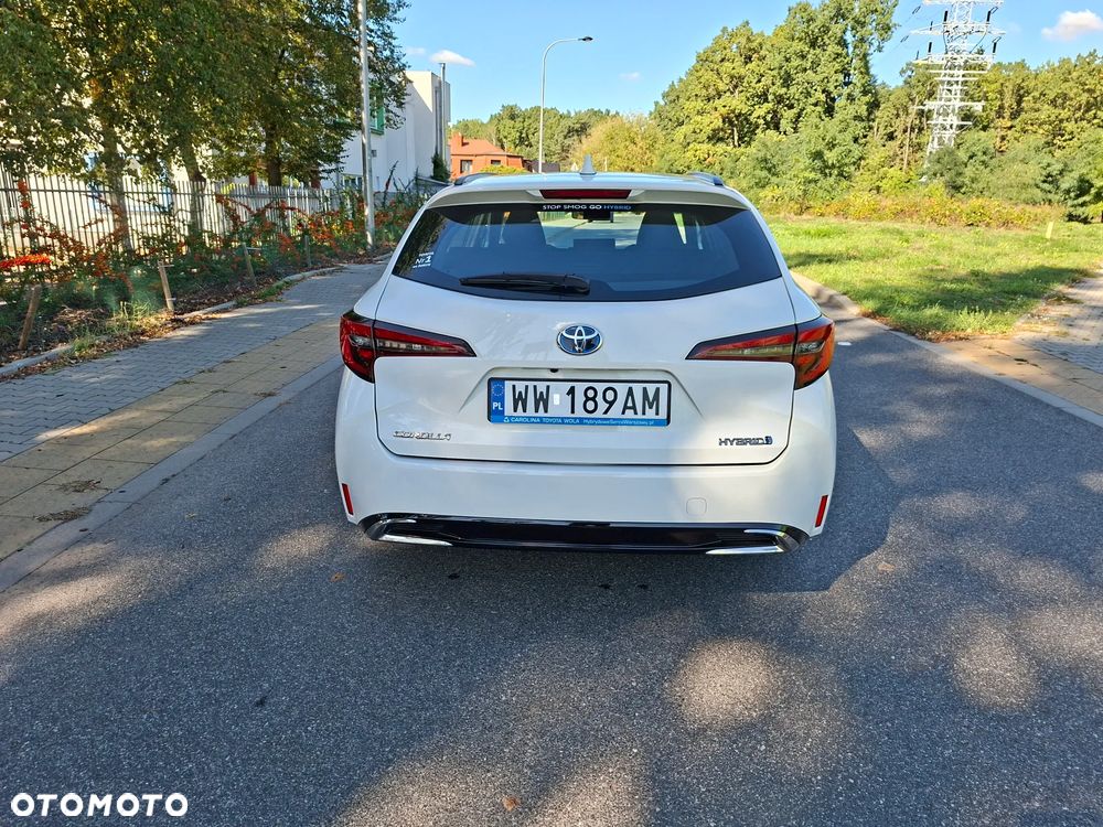 Toyota Corolla ver-1-8-hybrid-active - 6