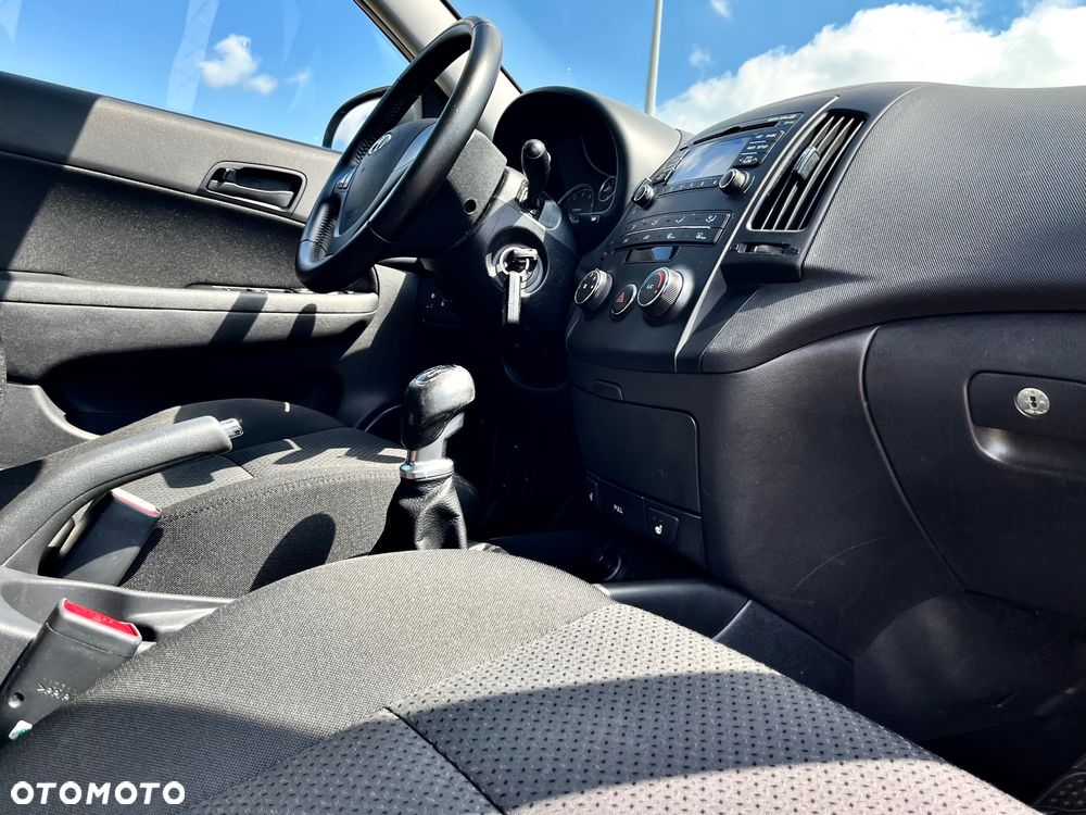 Hyundai i30 1.4 FIFA WM Edition - 13