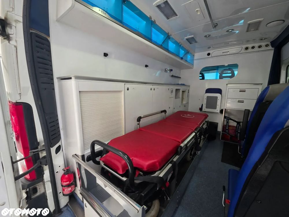 Peugeot Boxer L2H2 Ambulans - 19