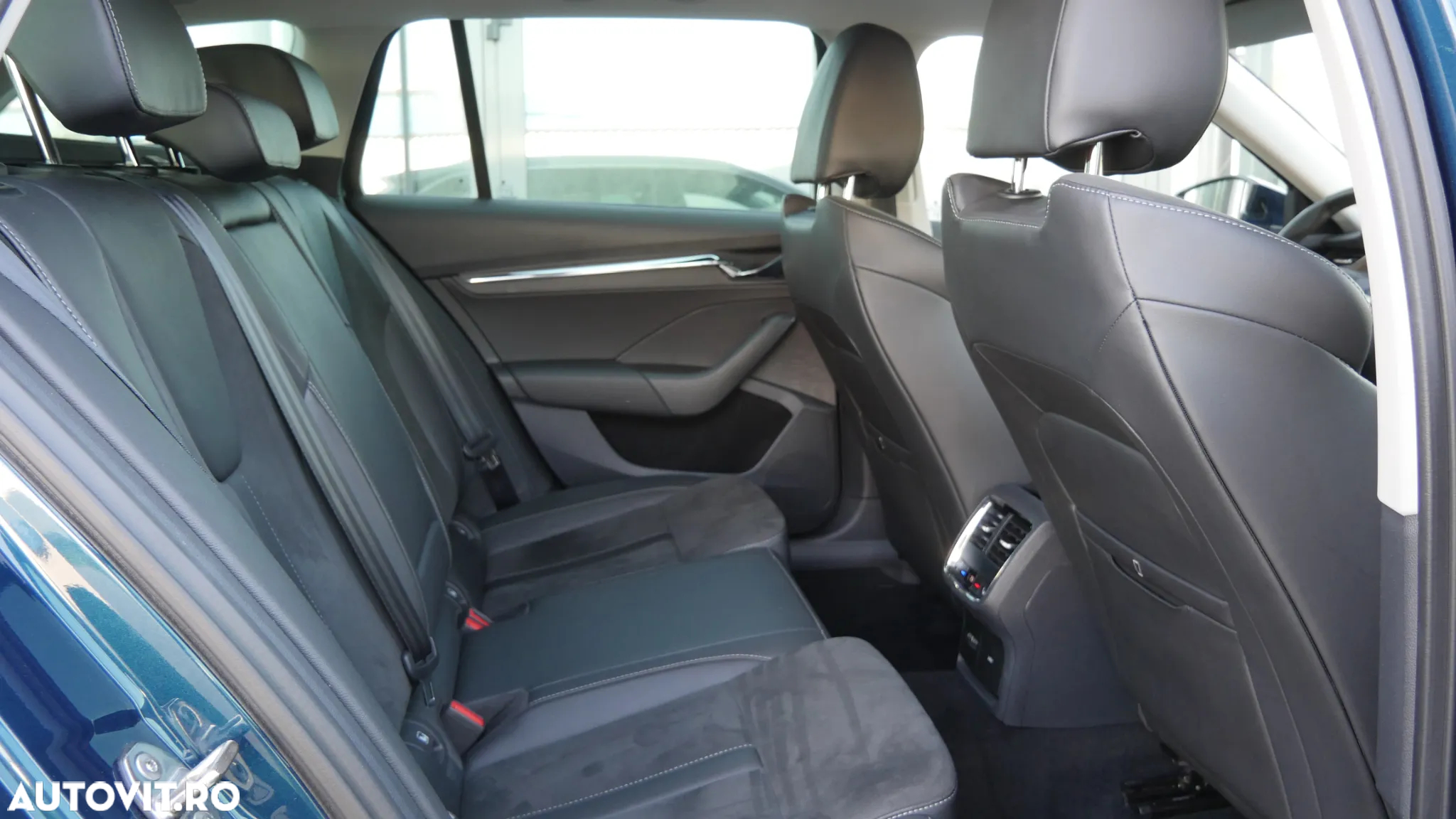 Skoda Octavia Combi 2.0 TDI DSG Style - 16