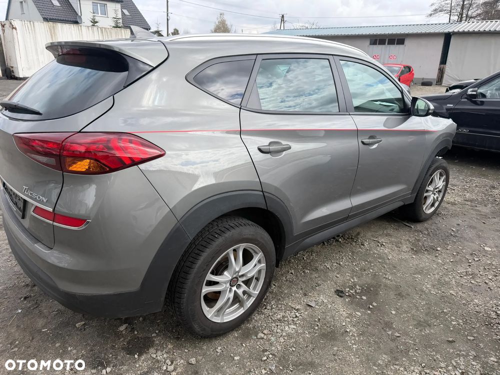 Hyundai Tucson 1.6 GDi 2WD Select - 24