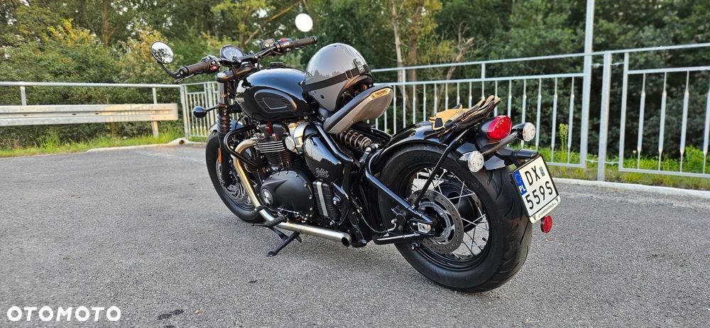 Triumph Bonneville Bobber - 2