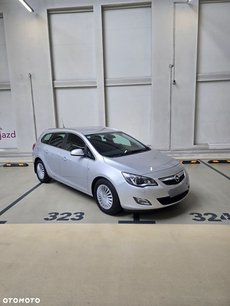 Opel Astra 2.0 CDTI DPF Cosmo - 1