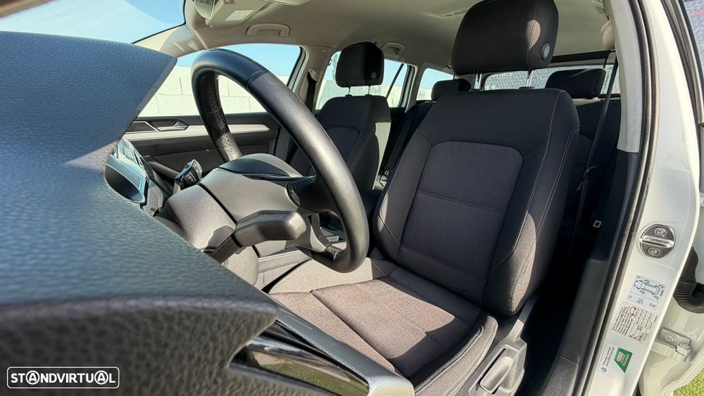 VW Passat Variant 1.6 TDI Highline - 16