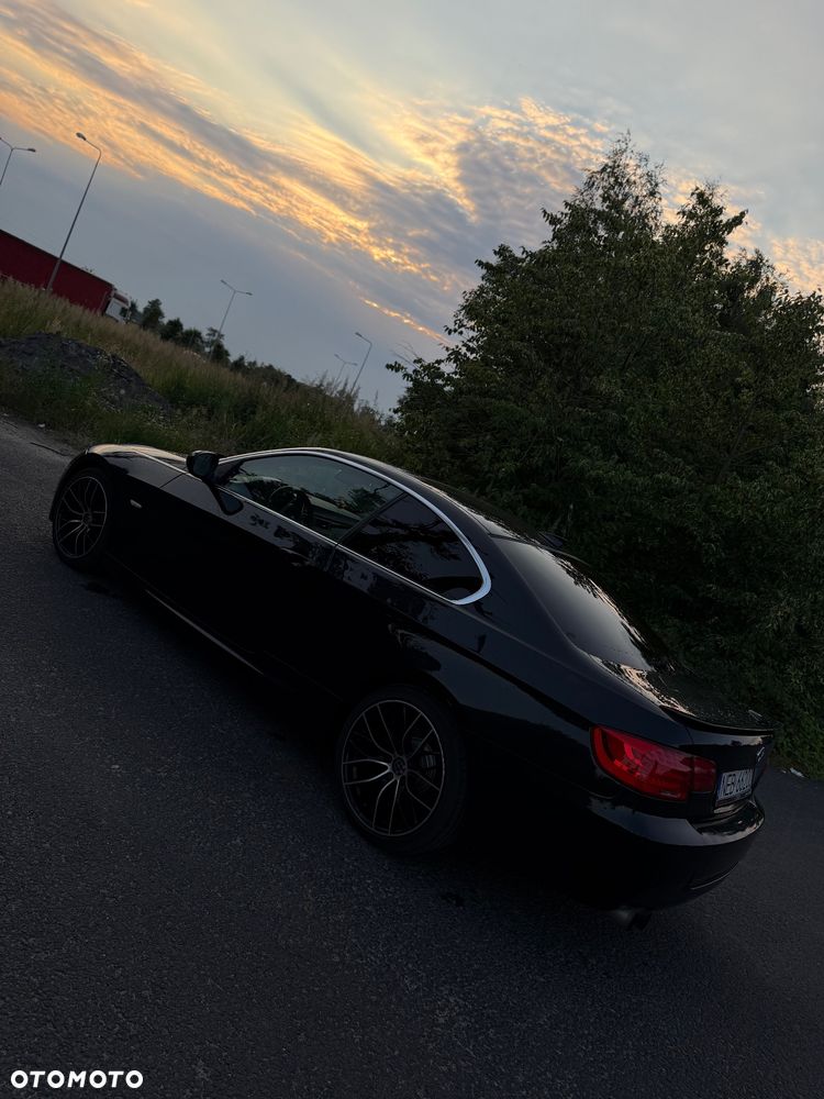 BMW Seria 3 320i - 5