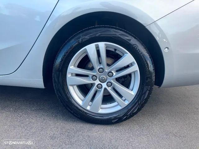 Opel Astra Sports Tourer - 11