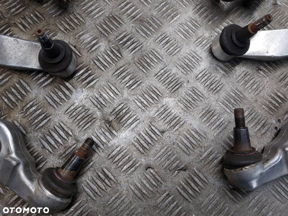 WAHACZ WAHACZE PRZÓD KOMPLET AUDI A4 B6 - 2