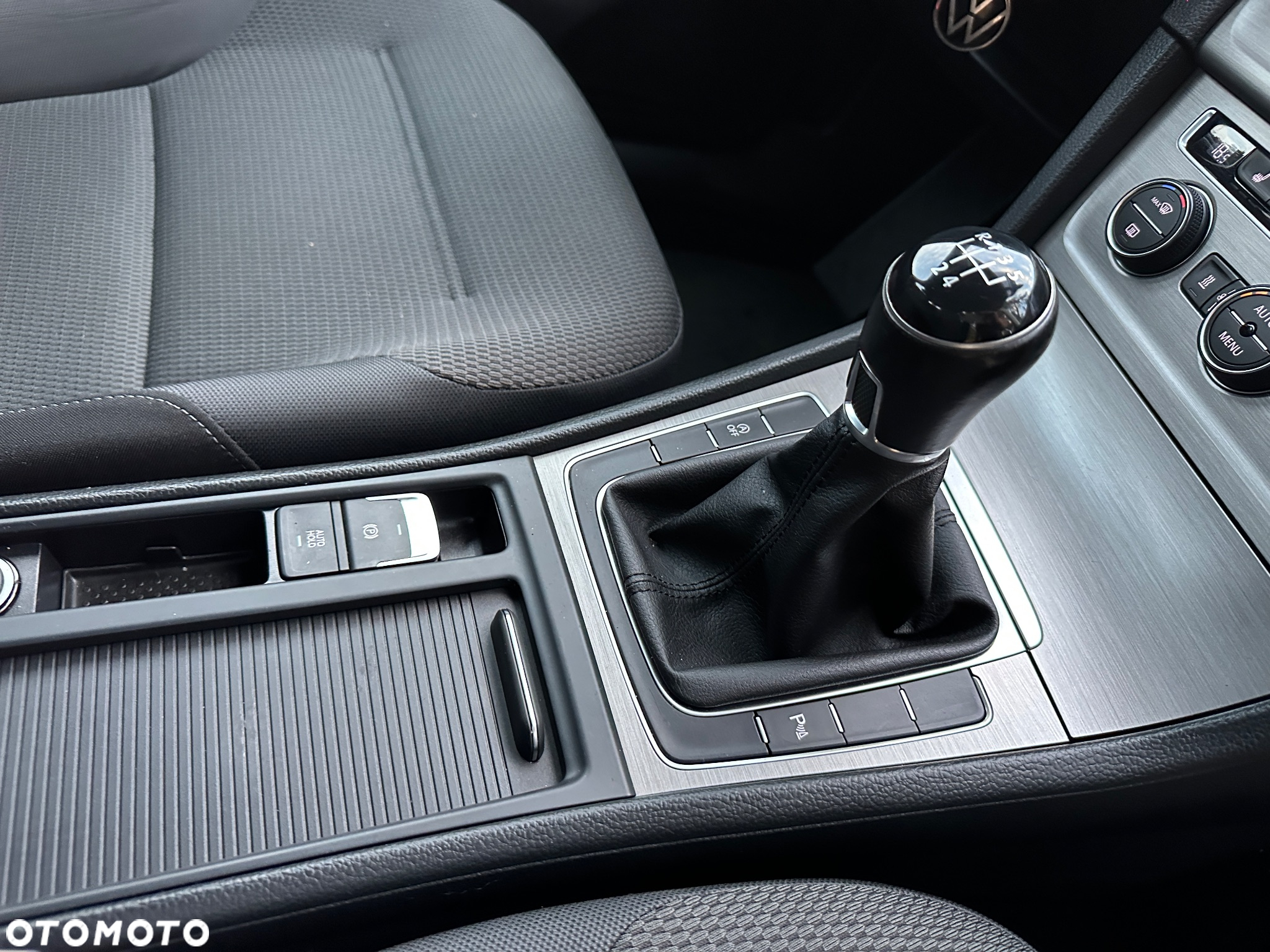 Volkswagen Golf - 8