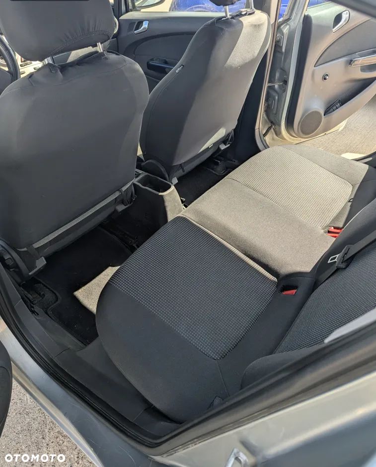 Opel Corsa 1.2 16V Enjoy - 10