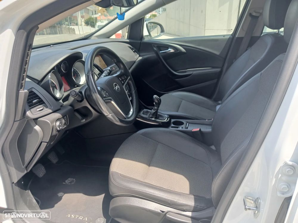 Opel Astra Sports Tourer 1.6 CDTi Executive S/S - 10