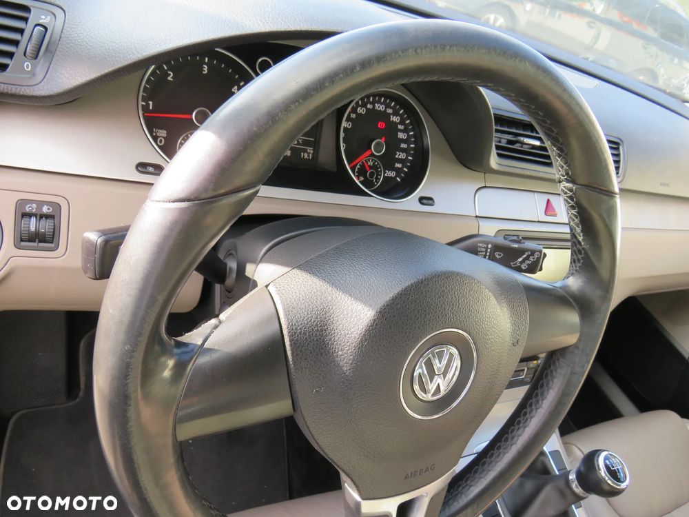 Volkswagen Passat Variant 1.6 TDI BlueMotion Technology Comfortline - 29