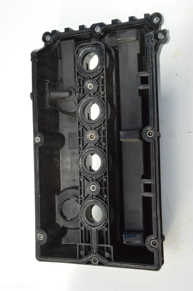 pokrywa zaworów opel astra  h zafira b insignia  1.8 16v z18xer 555643395 - 2