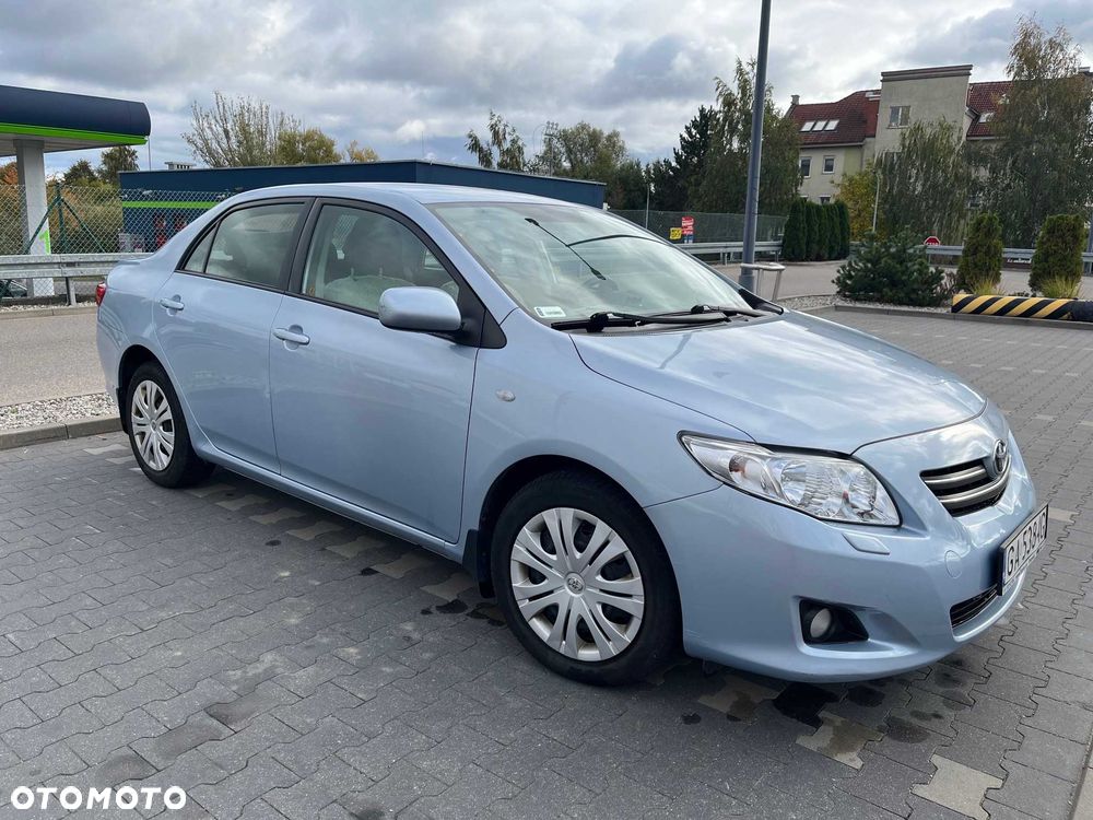 Toyota Corolla - 1