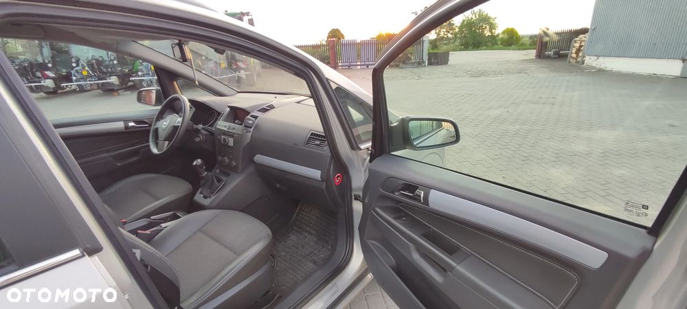 Opel Zafira 1.9 CDTI Enjoy - 25