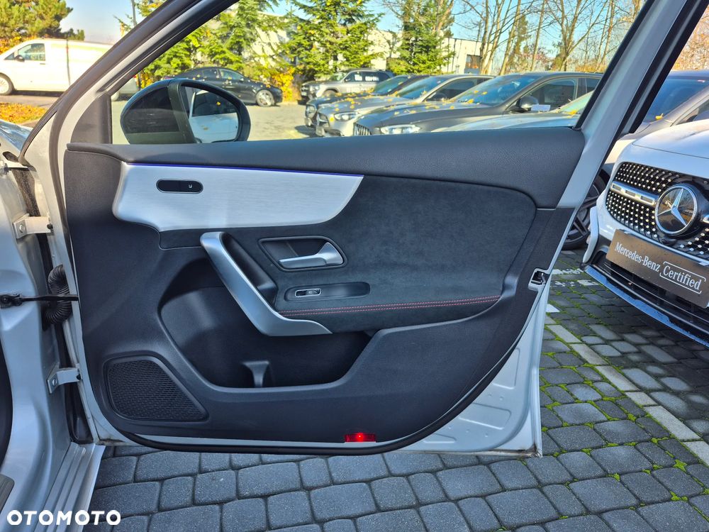 Mercedes-Benz Klasa A 220 4-Matic AMG Line 7G-DCT - 30