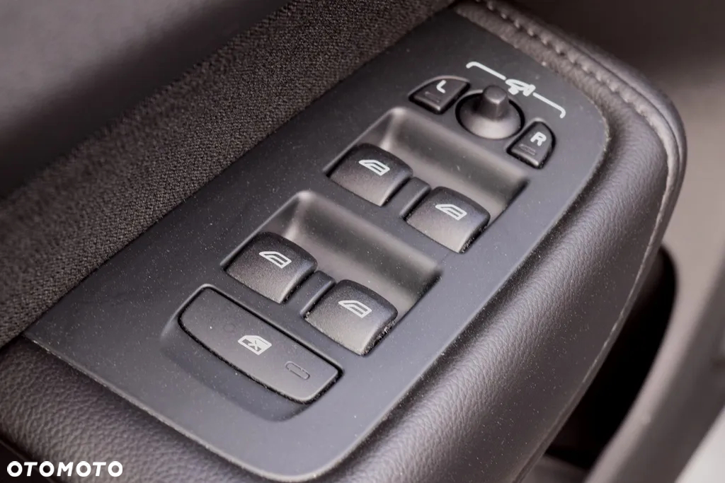 Volvo XC 60 T5 AWD Momentum Pro - 13