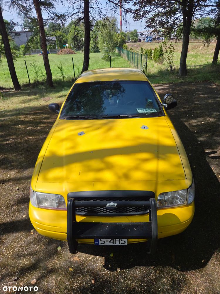 Ford Crown - 8