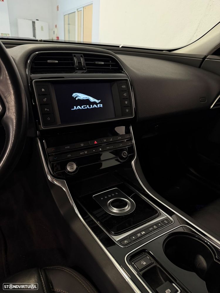 Jaguar XE E-Performance Aut. Prestige - 8