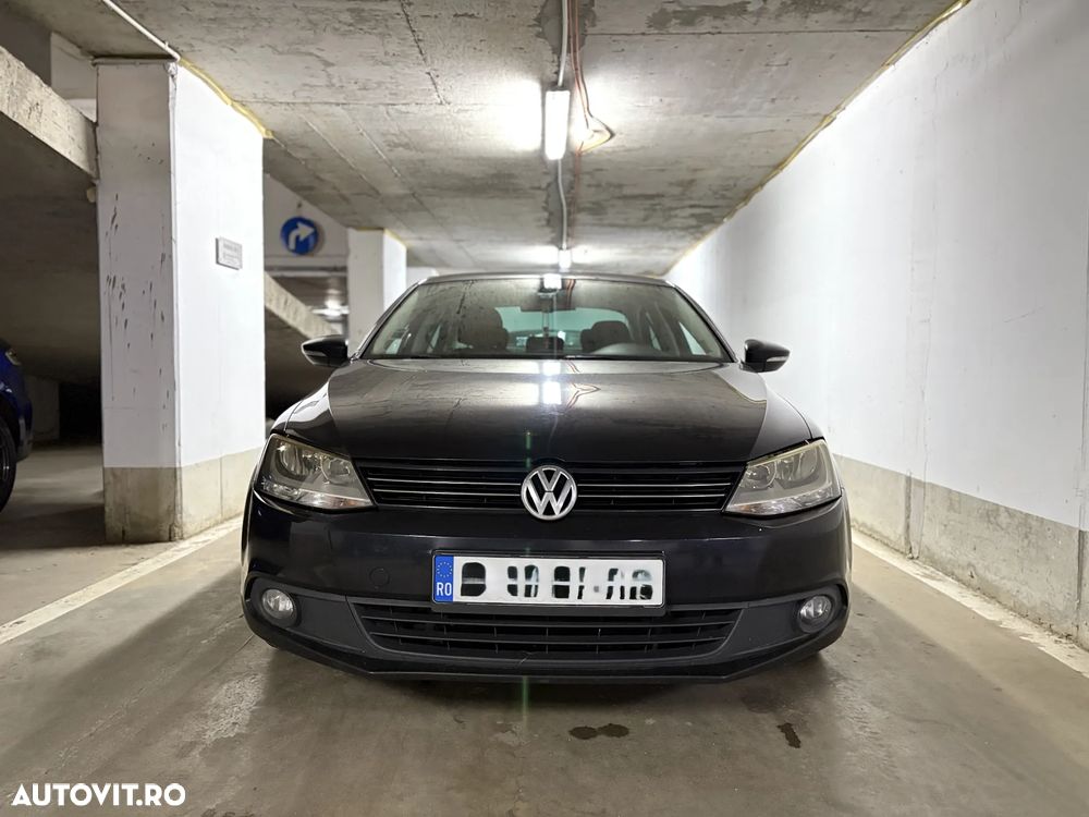 Volkswagen Jetta - 4