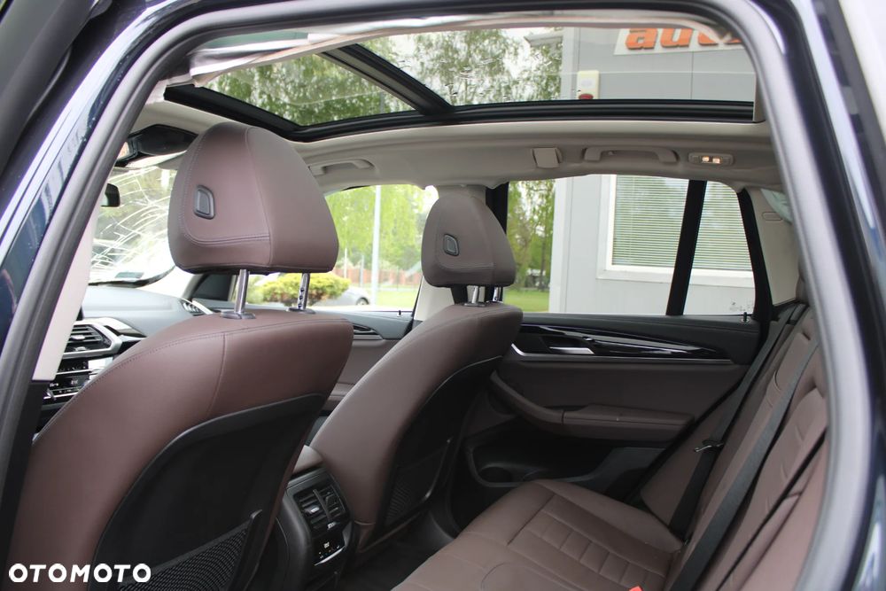 BMW iX3 - 30