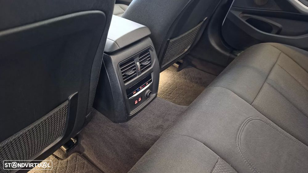 BMW 330 e Line Sport Auto - 48