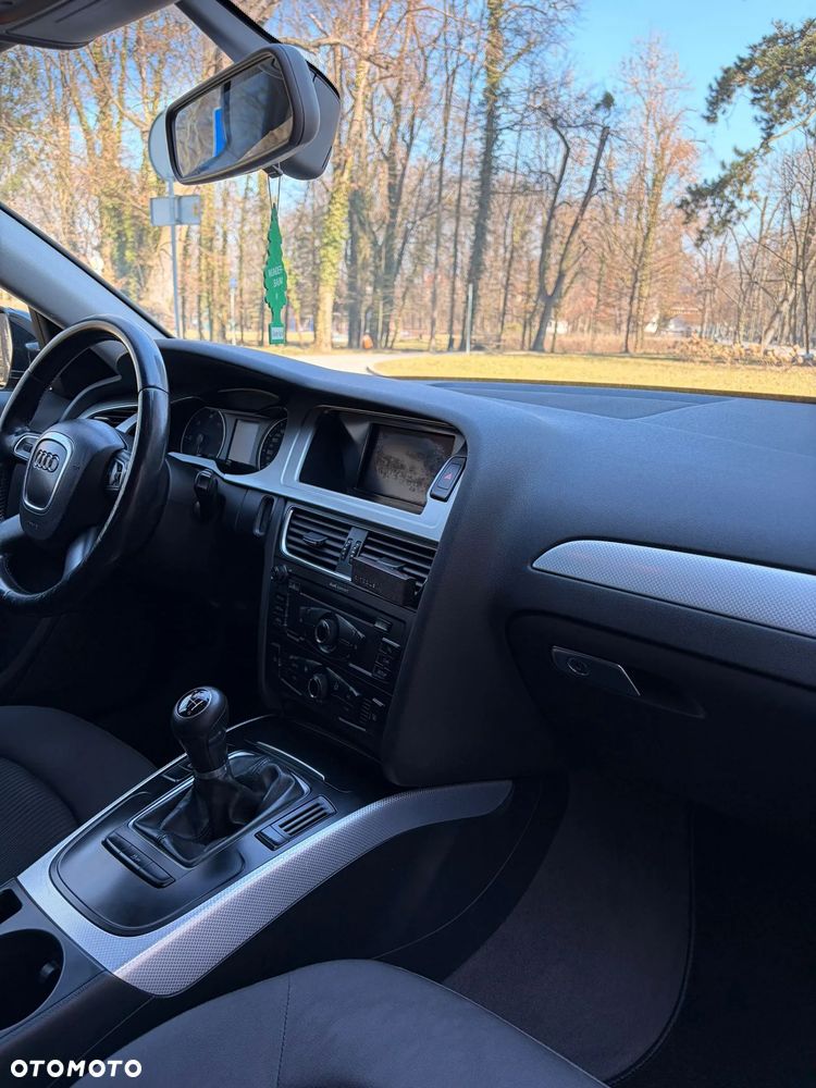 Audi A4 Avant - 22