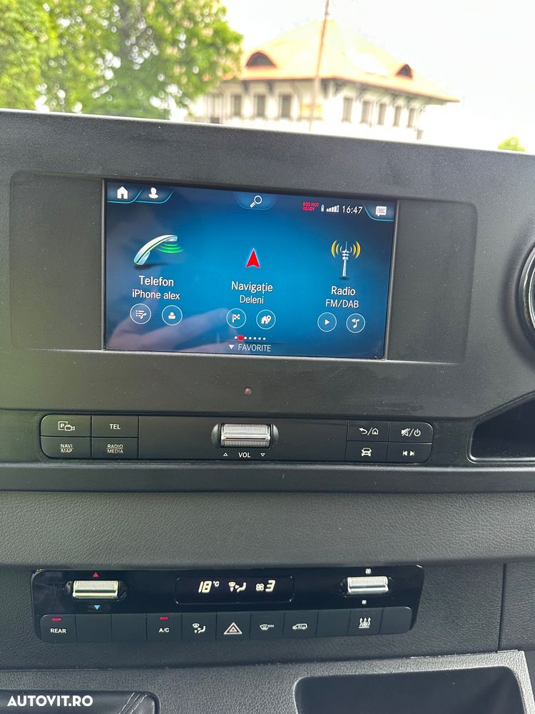Mercedes-Benz Sprinter - 25