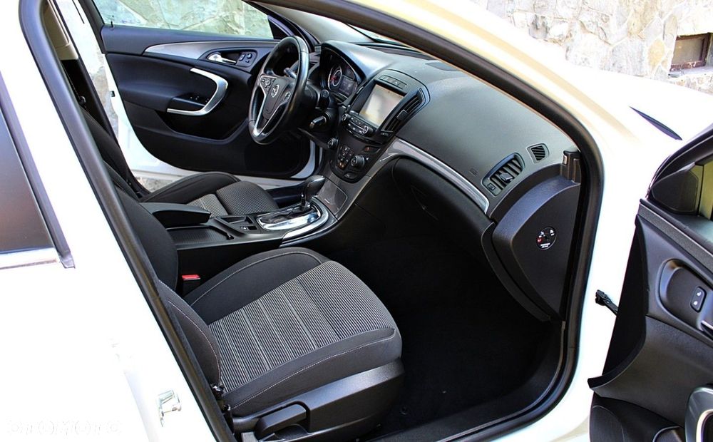 Opel Insignia - 15