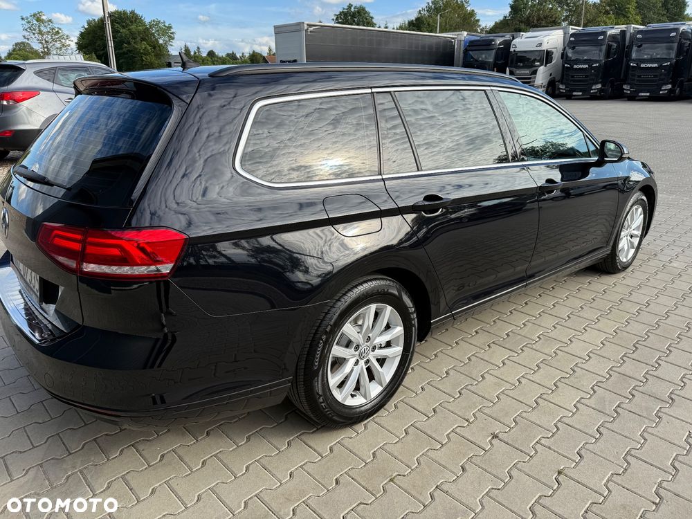 Volkswagen Passat 2.0 TDI SCR Comfortline - 10