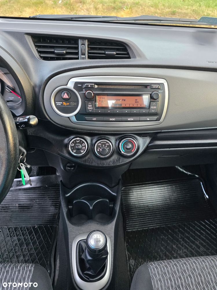 Toyota Yaris - 16