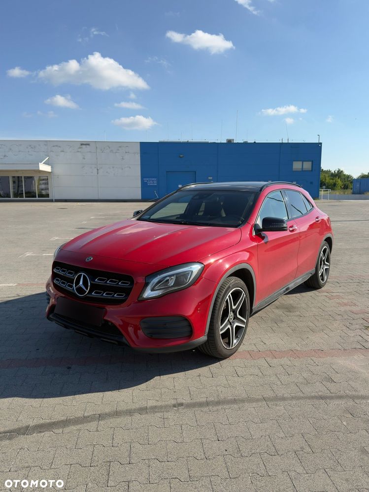 Mercedes-Benz GLA 200 7G-DCT AMG Line - 1
